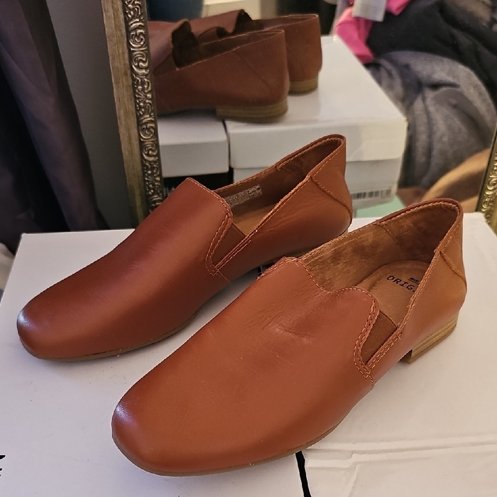 Earth Origins Brown Leather Slip-On Loafers